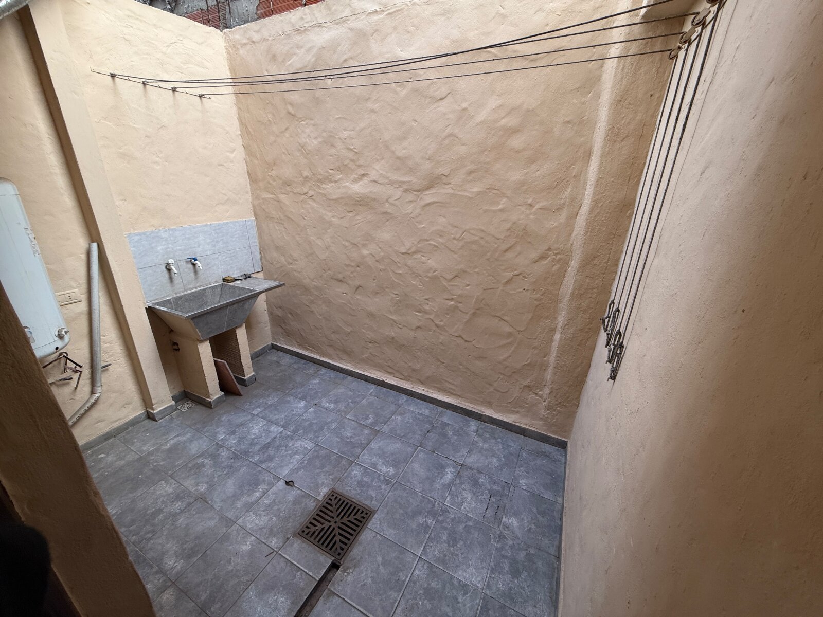 Alquiler. Dúplex 3 Amb con cochera y patio en Villa Luzuriaga - 10