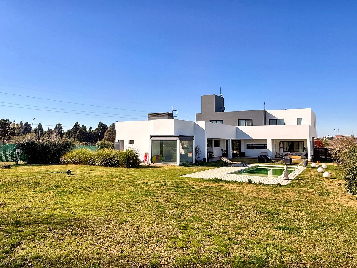 Casa en venta 4 dorm con pileta y quincho, 1.500 m² en La Cascada Country Golf — foto 3