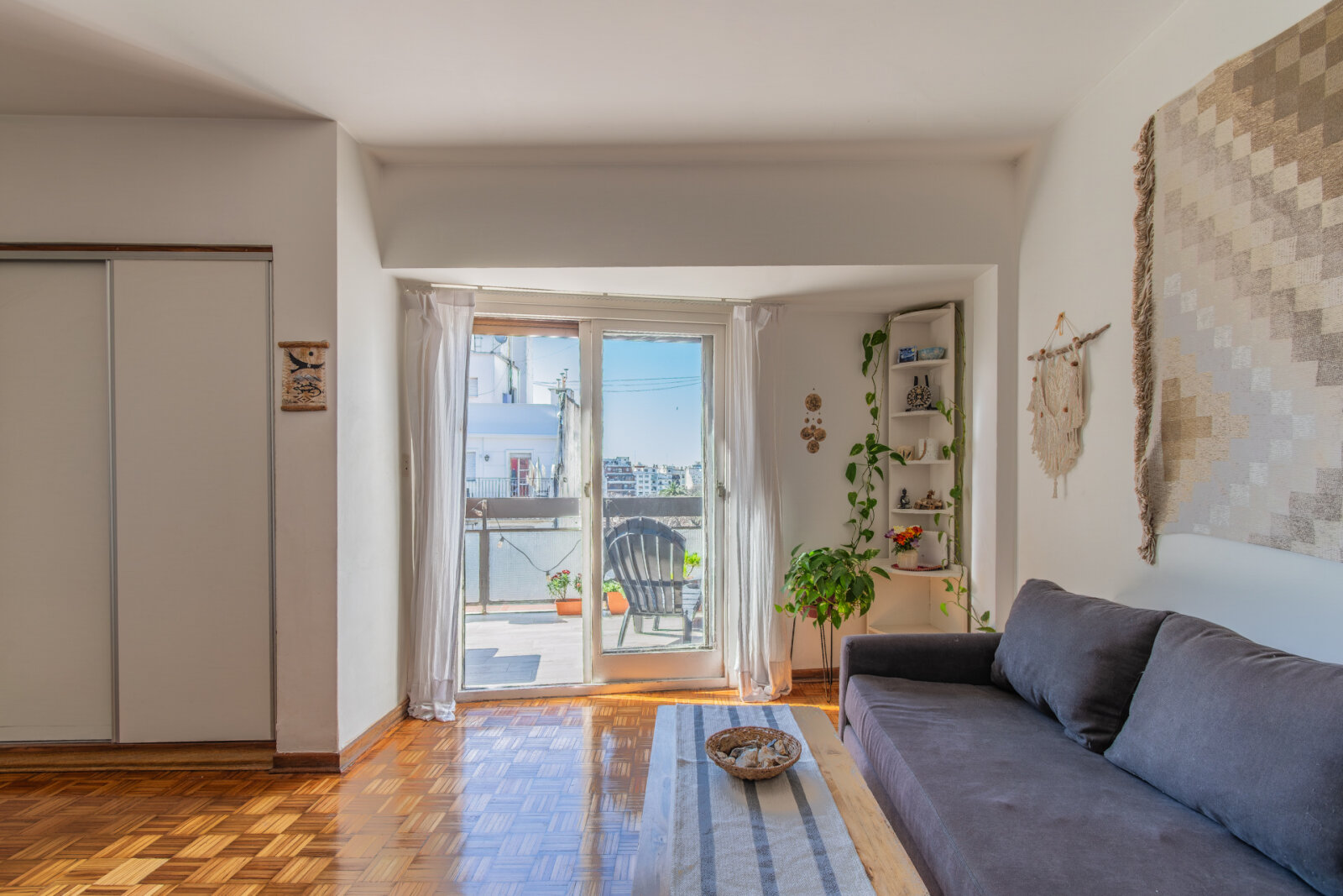 Venta - Dos ambientes con balcón Aterrazado y Baulera - Recoleta / Palermo — foto 3