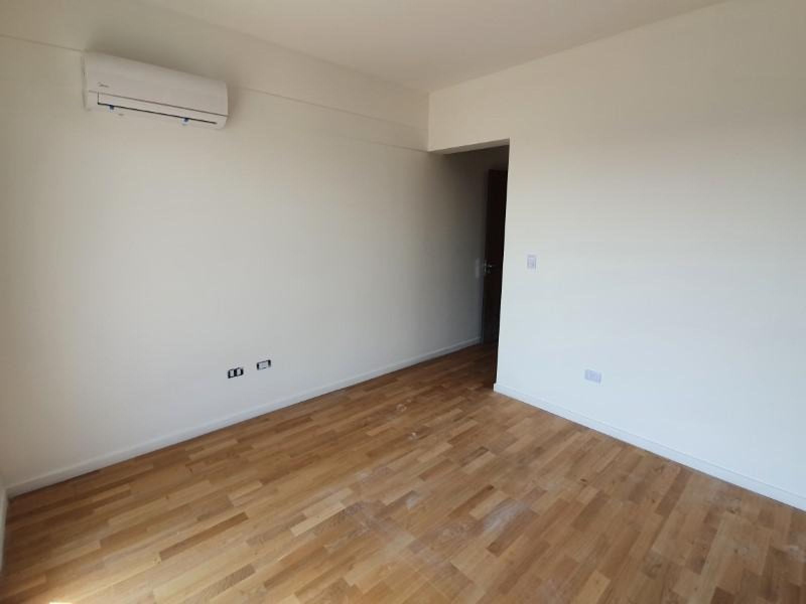 Tango Victoria 13 A - 2 suites + toilette. Con cochera. Vista al rio - 18