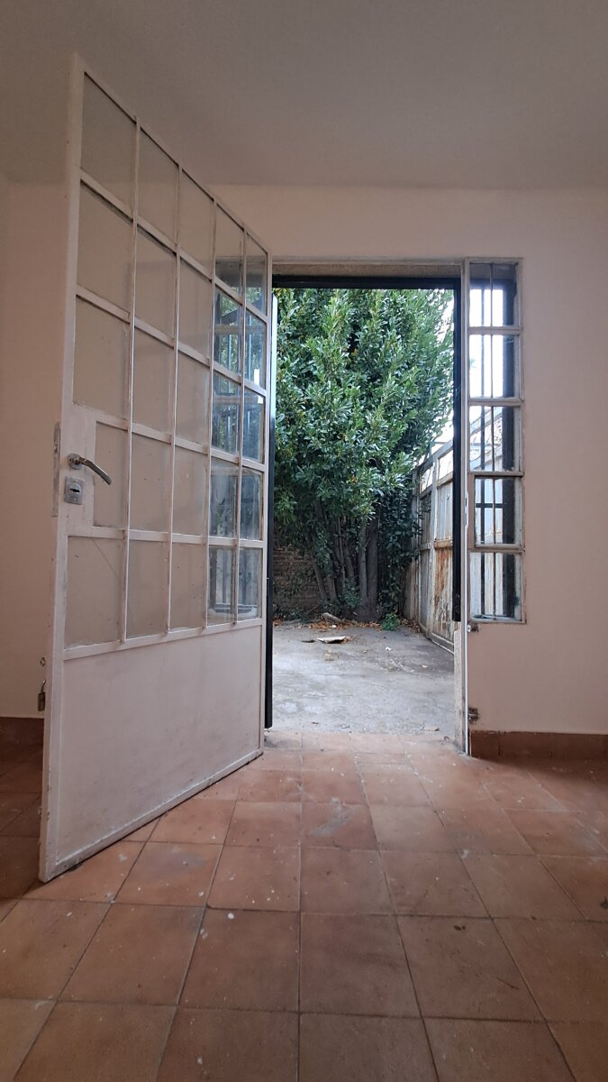 Alberti 672 dpto interno