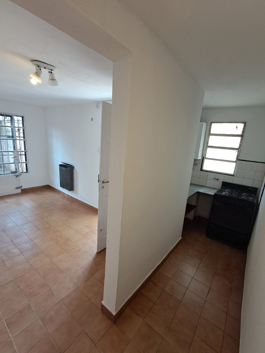 Alberti 672 dpto interno — foto 7