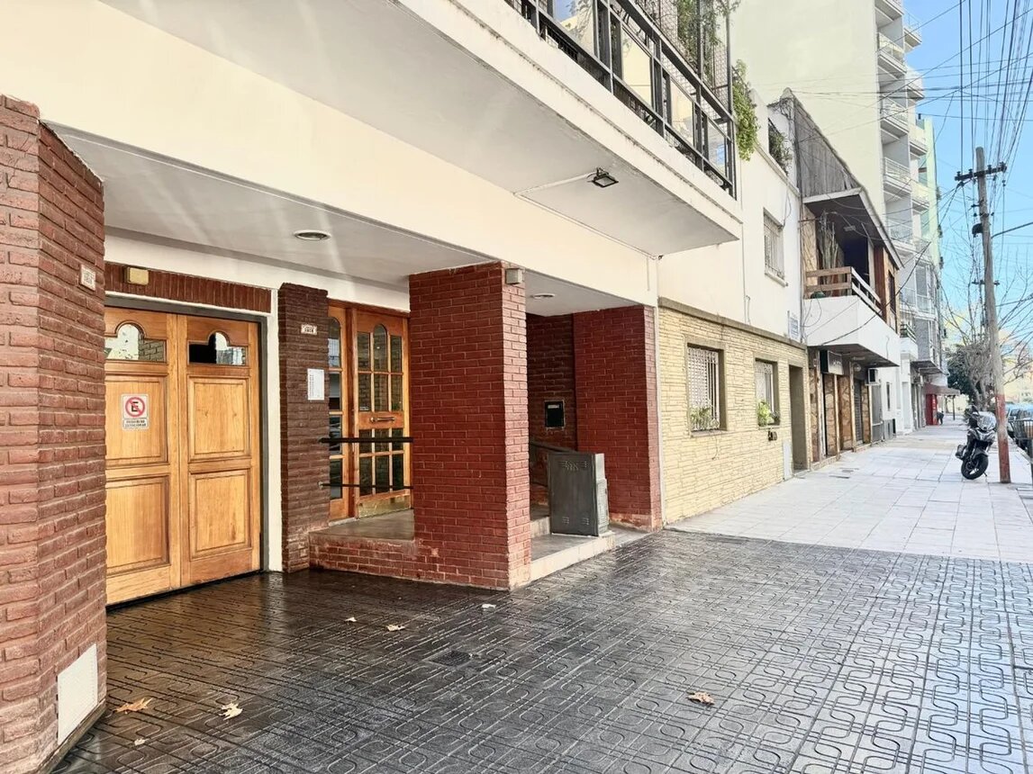 Departamento 4 ambientes con cochera Lanus Oeste centro