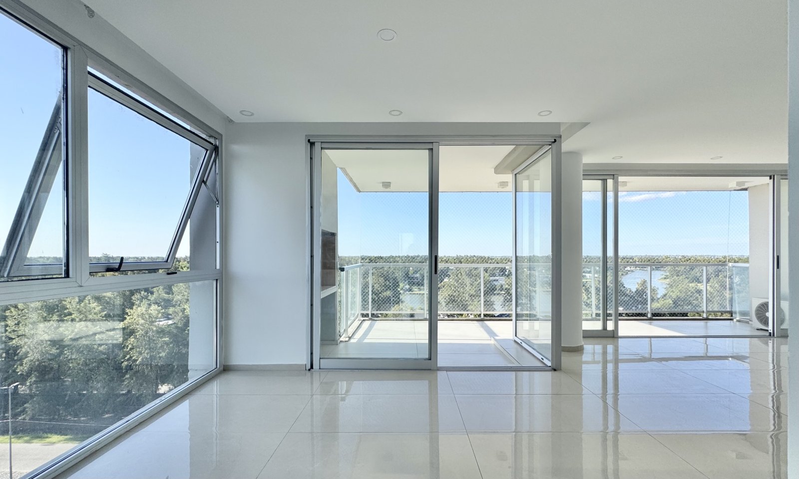 Venta. Departamento 3 dormitorios, 2 cocheras, Amenities. Fisherton — foto 4
