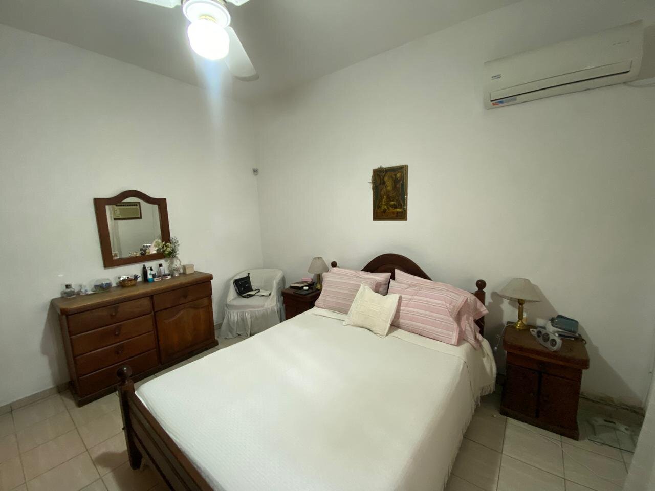 CASA DOS DORMITORIOS IMPECABLE VILLA CABRERA - Imagen 8