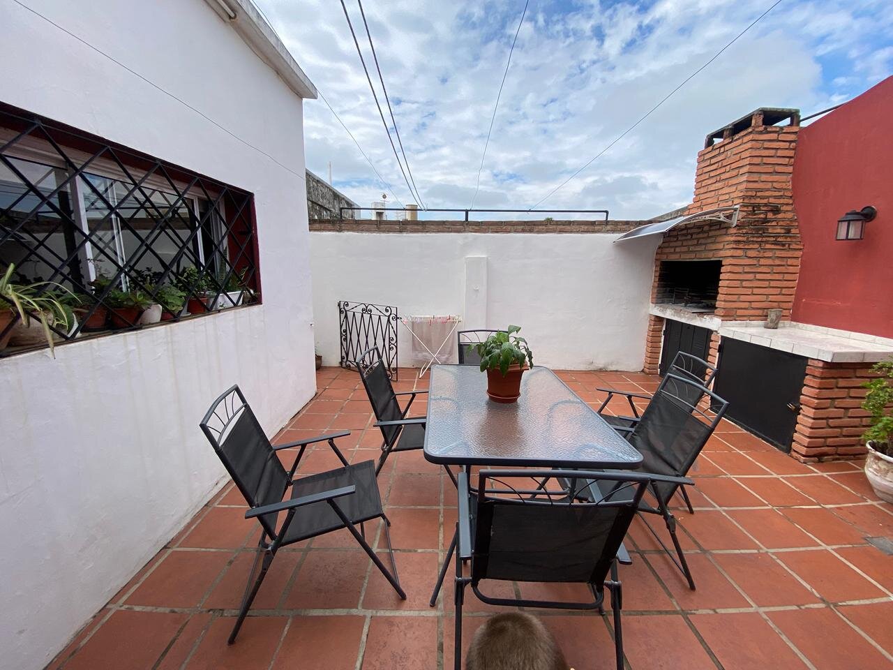 CASA DOS DORMITORIOS IMPECABLE VILLA CABRERA - Imagen 17