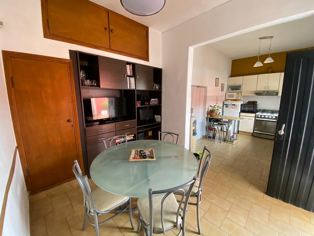CASA DOS DORMITORIOS IMPECABLE VILLA CABRERA - Imagen 12
