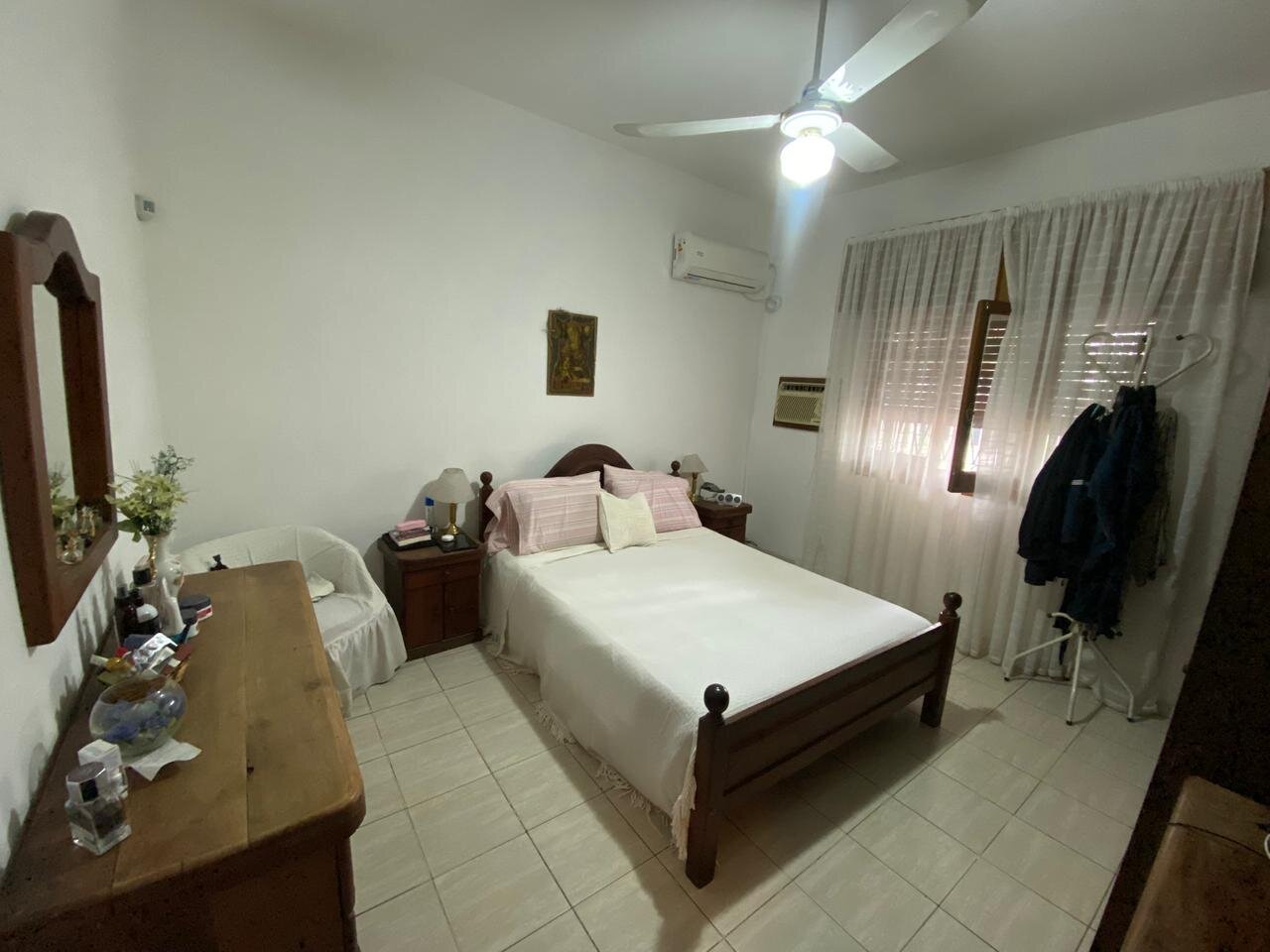 CASA DOS DORMITORIOS IMPECABLE VILLA CABRERA - Imagen 9