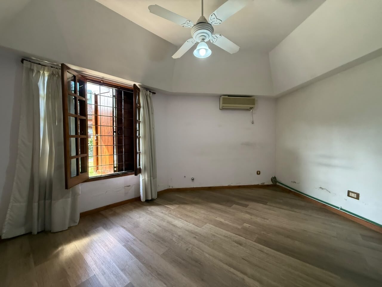 Venta casa 5 ambientes en Moron - 16