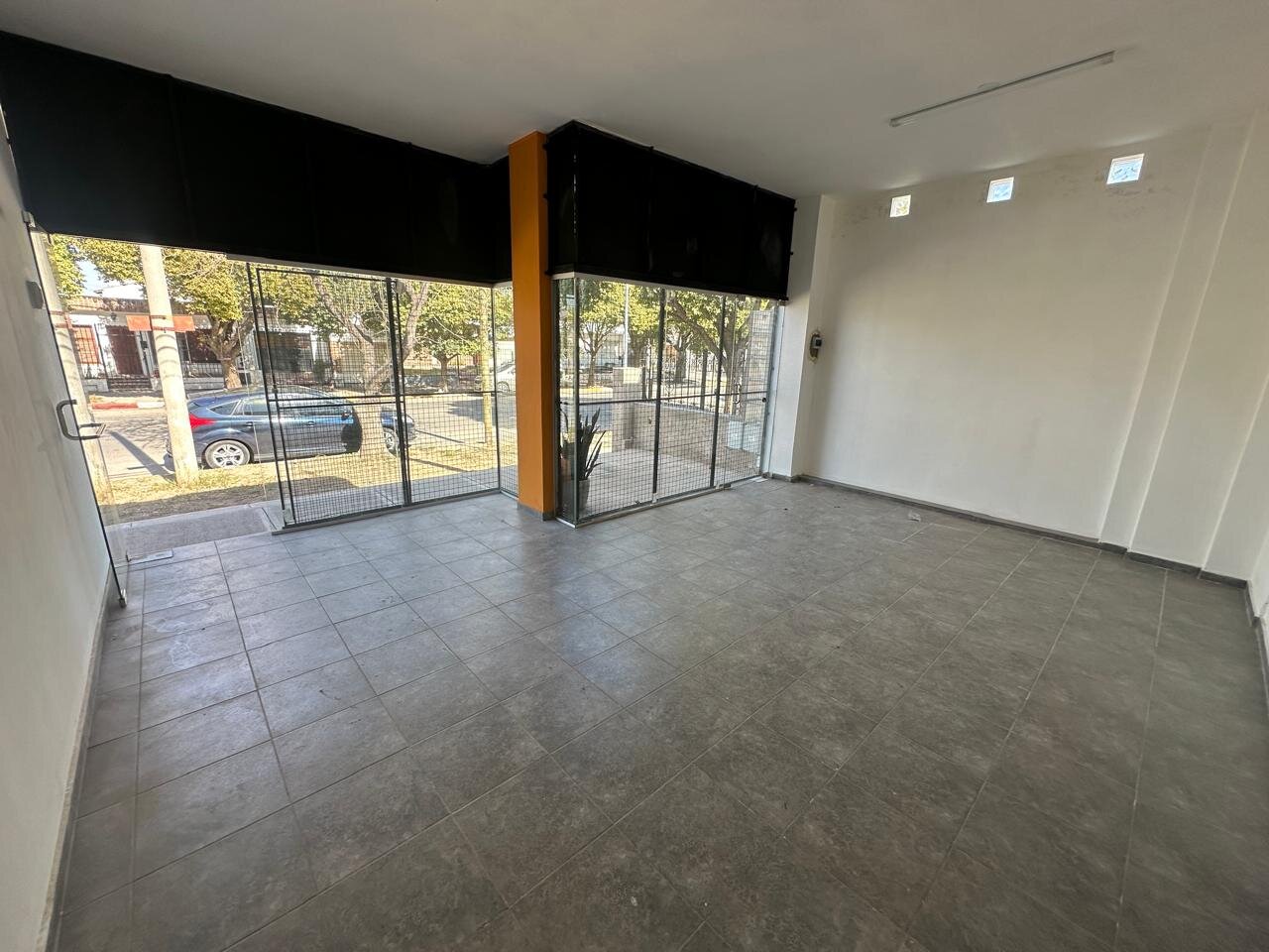 LOCAL EN ALQUILER 35 MTS CALLE LOS HORNILLOS B° BIALET MASSE - Imagen 3