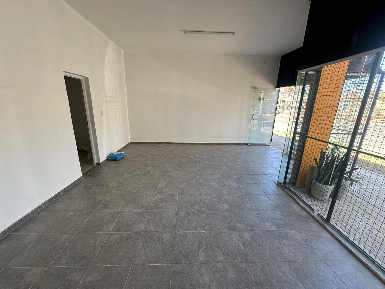 LOCAL EN ALQUILER 35 MTS CALLE LOS HORNILLOS B° BIALET MASSE - Imagen 7