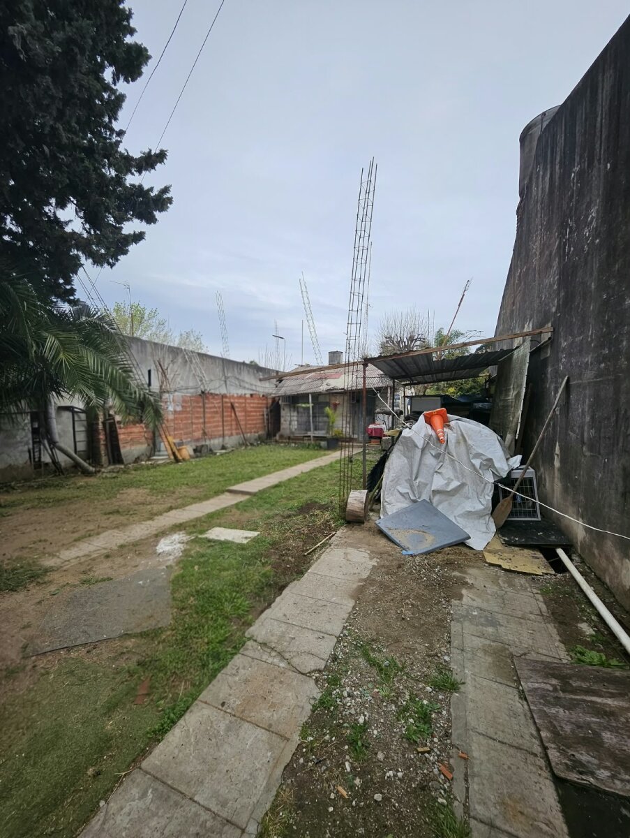 Lote en venta de 470 m² con piscina en Ituzaingó Sur - 16