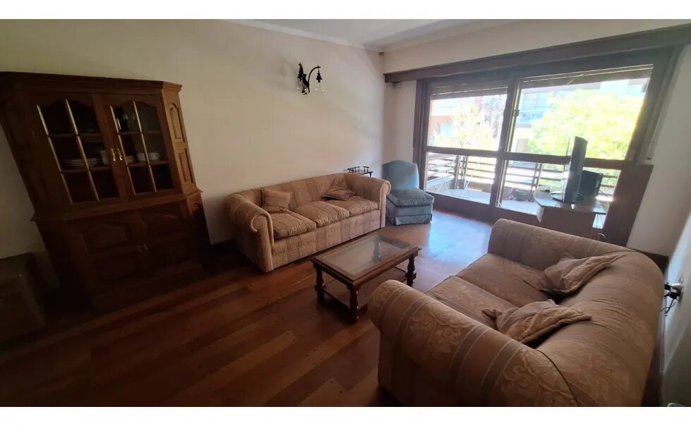 Departamento Tres Ambientes Con Balcon