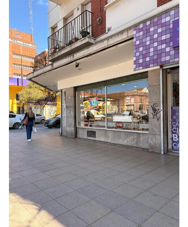 Alquiler Local Comercial En Esquina - Independencia Y Falucho - 2