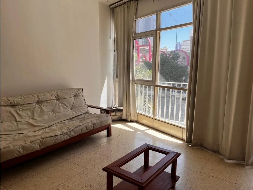 Departamento Tres Ambientes Con Balcon - Luro 2300