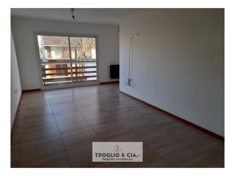 Duplex De 3 Ambientes + Cochera -apto Credito-macrocentro