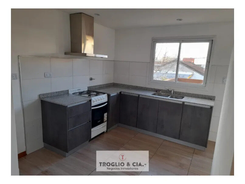 Duplex De 3 Ambientes + Cochera -apto Credito-macrocentro — foto 3