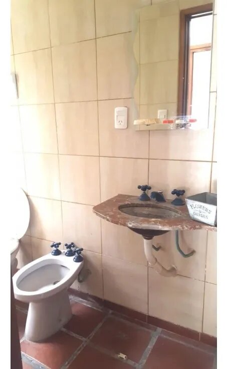 Chalet De 4 Ambientes Con Entrada De Vehiculos, Playroom — foto 4