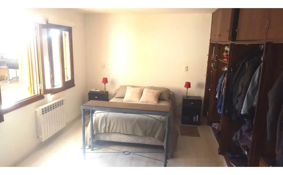 Chalet De 4 Ambientes Con Entrada De Vehiculos, Playroom — foto 9