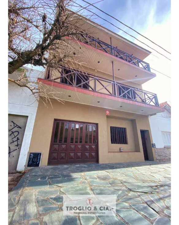 Casa De Seis Ambientes Más Cochera Doble - Retasada - 22