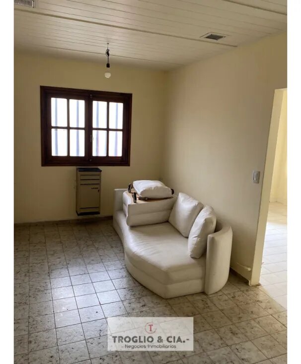 Casa De Seis Ambientes Más Cochera Doble - Retasada — foto 3