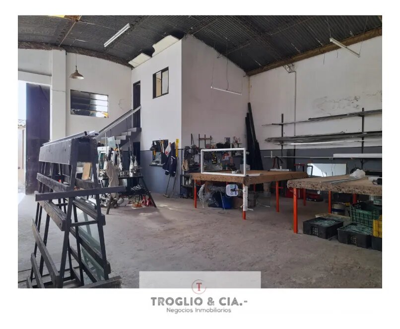 Galpon Comercial Y Casa En Calle Castelli - 5
