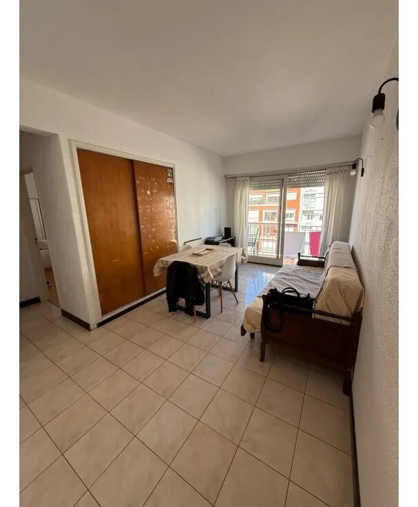 Dos Ambientes Con Balcon Al Frente - Zona Colon 2300 — foto 2