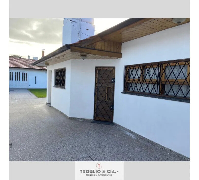 Chalet De 4 Ambientes En Parque Luro Con Gge Doble Y Quincho — foto 5