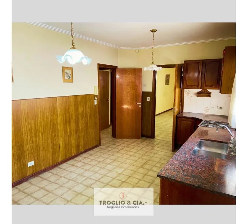 Chalet De 4 Ambientes En Parque Luro Con Gge Doble Y Quincho — foto 11