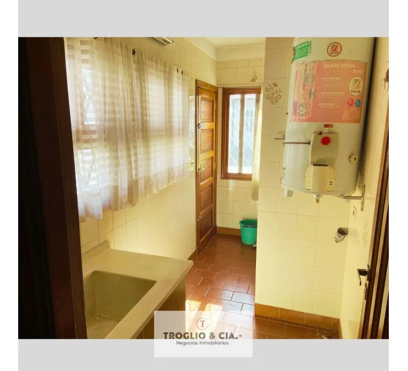 Chalet De 4 Ambientes En Parque Luro Con Gge Doble Y Quincho — foto 8
