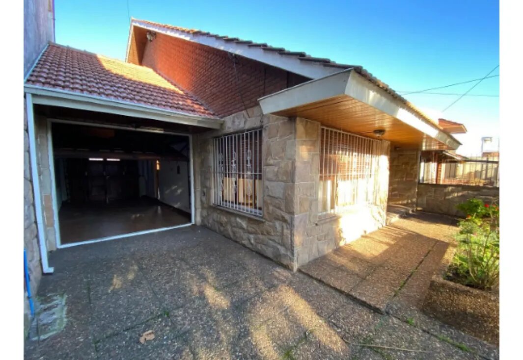 Casa De 3 Ambientes Con Quincho Y Cochera - 2