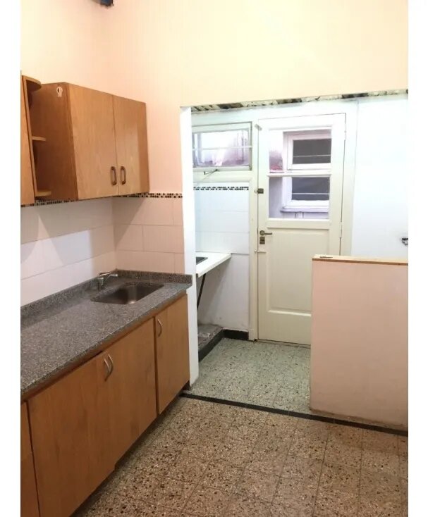 Departamento 2 Ambientes -av. Indepedencia 2300 - 3