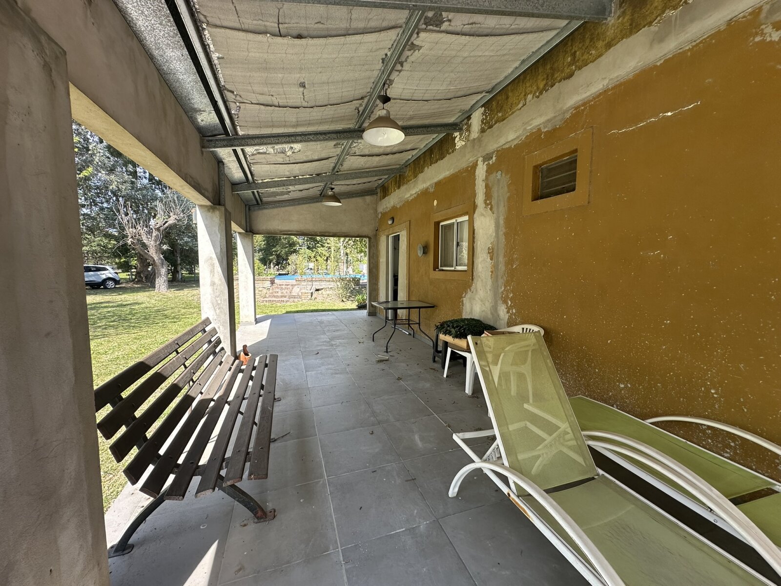 CASA QUINTA DE 1.594 M² CON PILETA Y QUINCHO – LOS OMBÚES, F. VARELA — foto 3