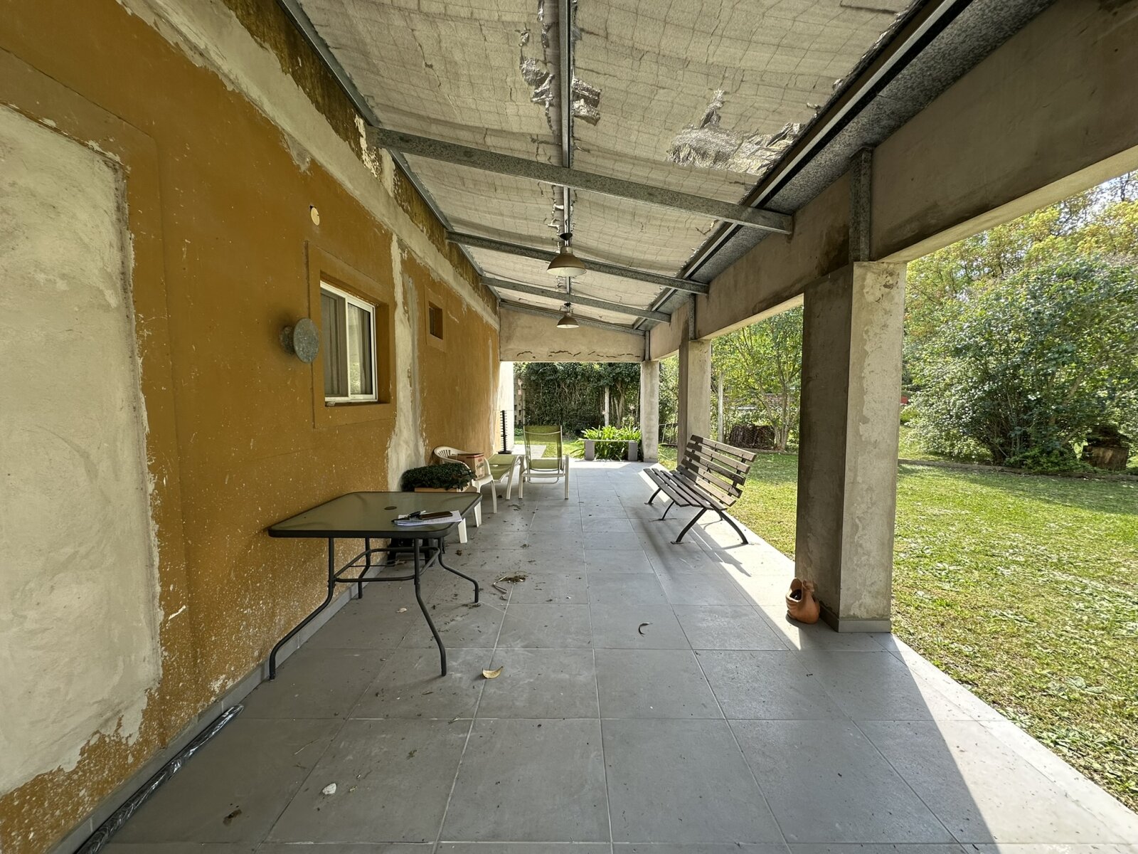 CASA QUINTA DE 1.594 M² CON PILETA Y QUINCHO – LOS OMBÚES, F. VARELA — foto 2