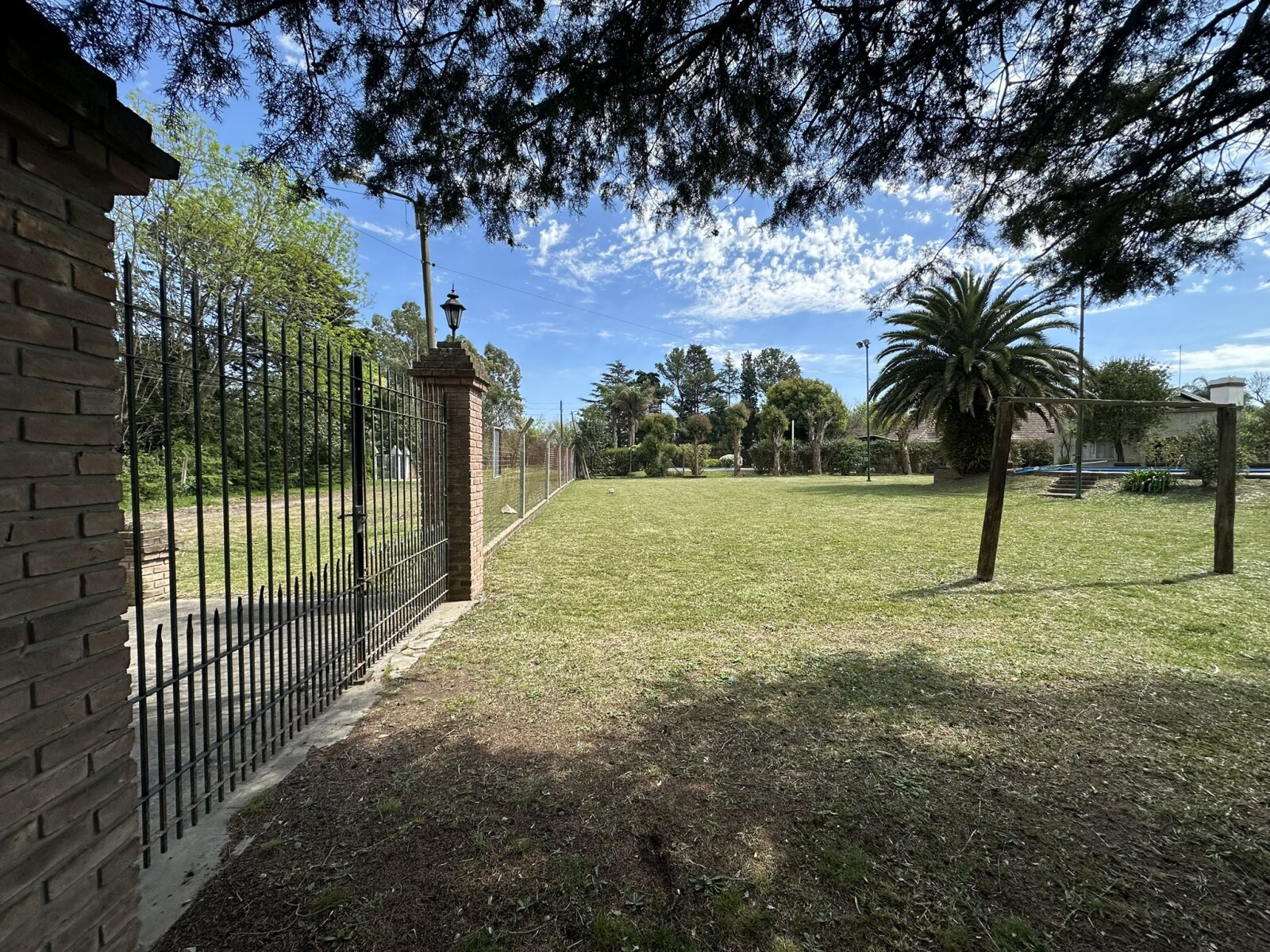 CASA QUINTA DE 1.594 M² CON PILETA Y QUINCHO – LOS OMBÚES, F. VARELA - 18