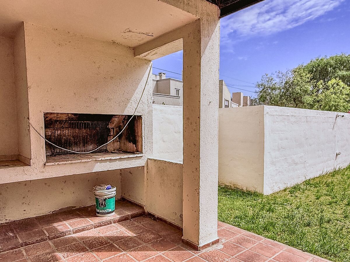 Dúplex en venta 3 dorm con patio y asador, apto crédito, Jardines del Jockey — foto 6