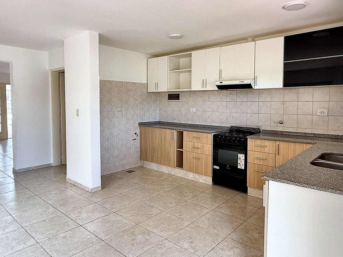 Dúplex en venta 3 dorm con patio y asador, apto crédito, Jardines del Jockey — foto 4