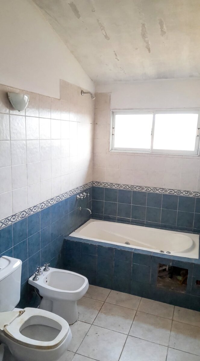Gran oportunidad! Excelente propiedad en Barrio Liniers, lista para habitar - Imagen 11