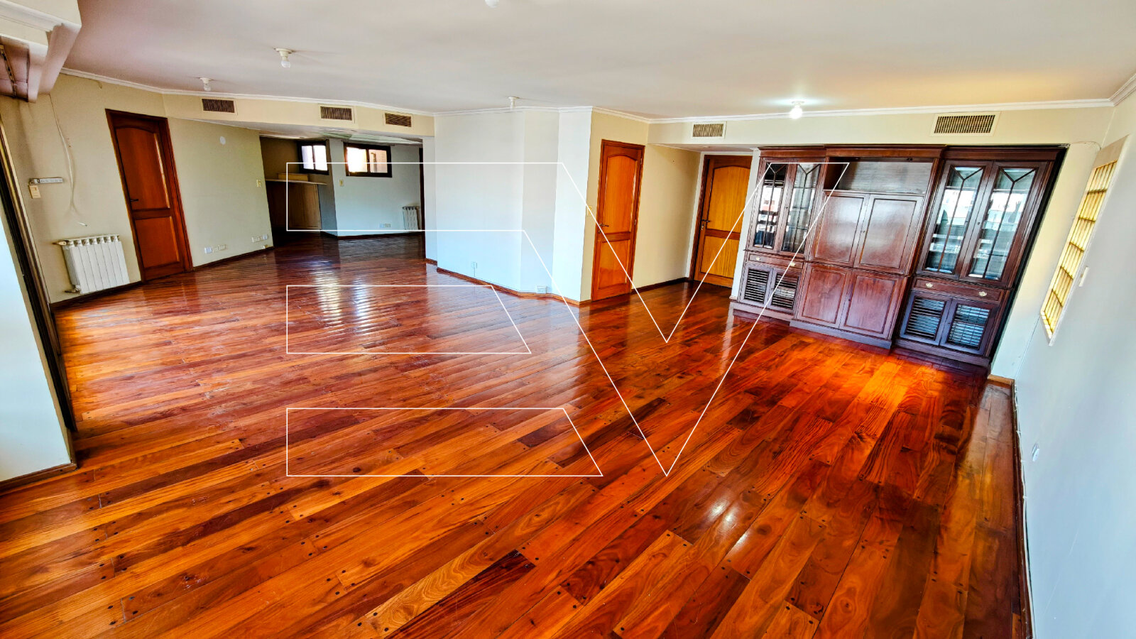 VENTA. NUEVA CORDOBA. PISO COMPLETO PISO ALTO 2 COCHERAS + BAULERA. LA MEJOR UBICACION — foto 3