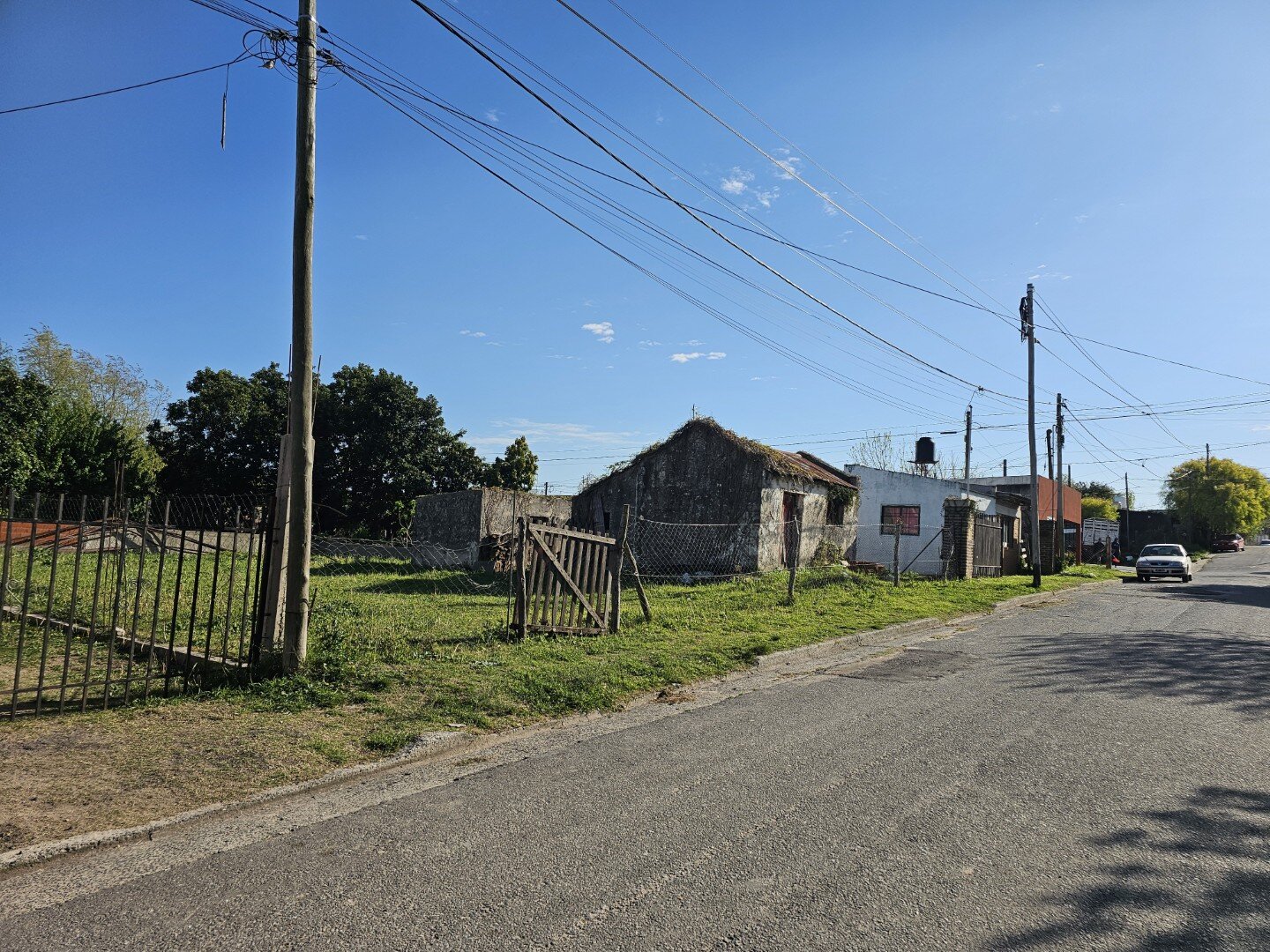 Terreno baldío , nivelado, con servicios: Liniers entre Camoirano y 9 de Julio — foto 2