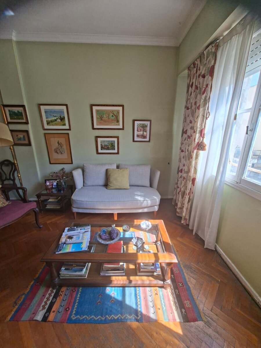 RECOLETA - LARREA 1300 - SEÑORIAL 4 AMB CON DEP. MUY LUMINOSO - 90m2 - U$S190.000