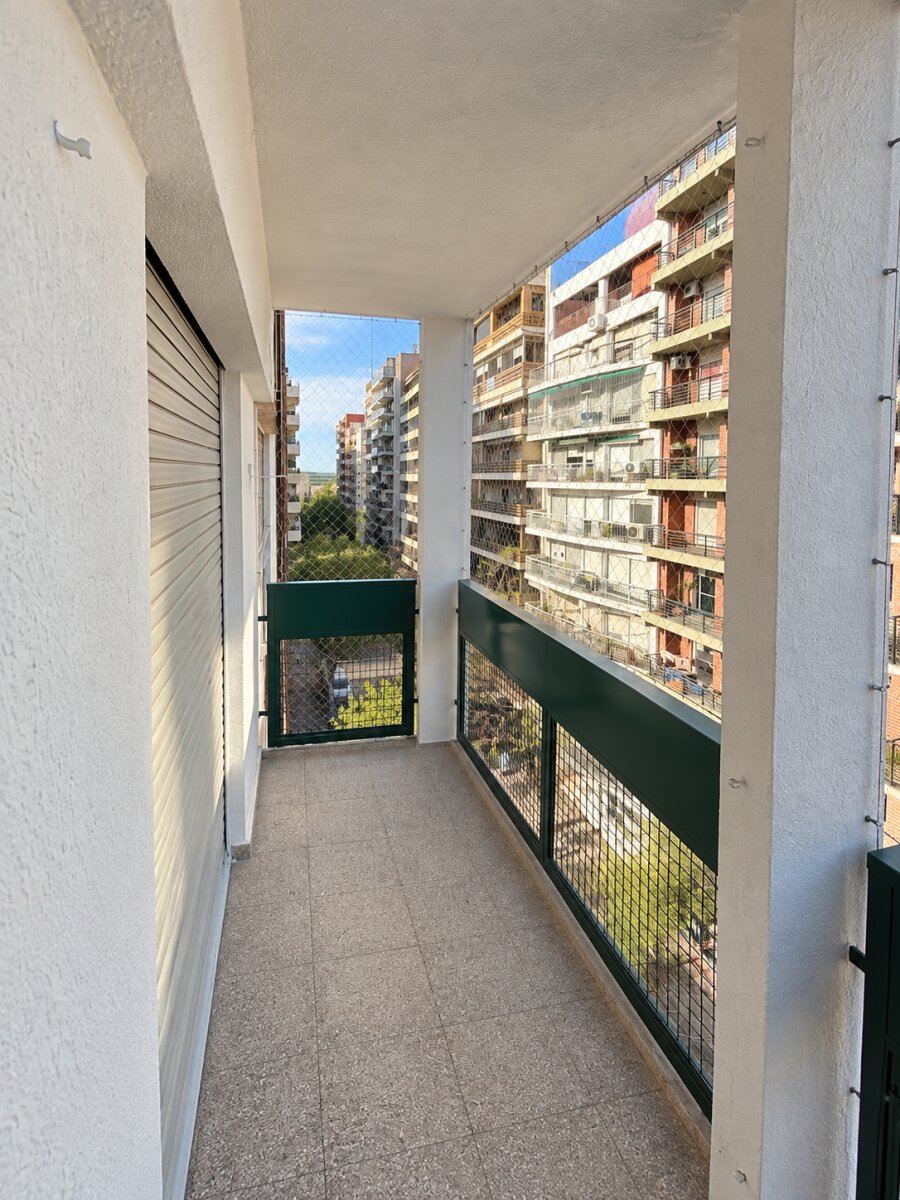 ESPAÑA 84 CERCA DEL RÍO — foto 2