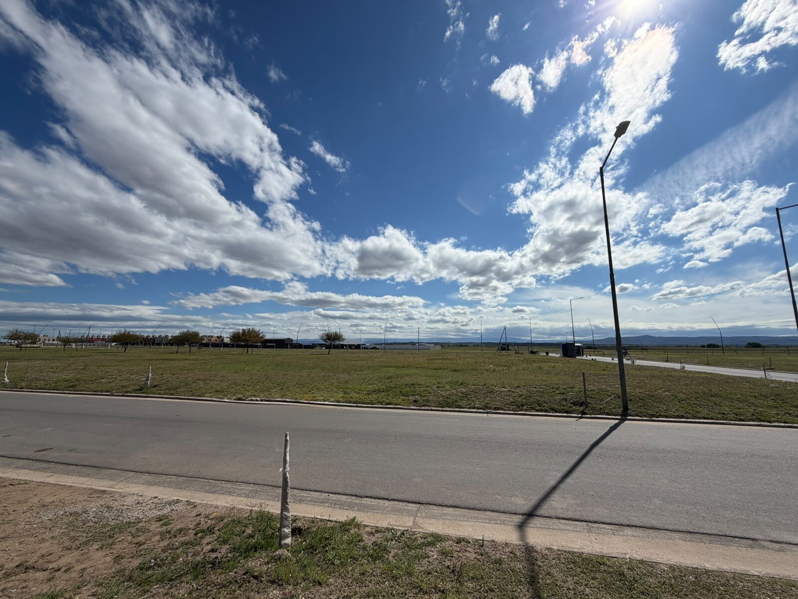LOTE INTERNO EN COLINAS DE MANANTIALES EN VENTA — foto 4