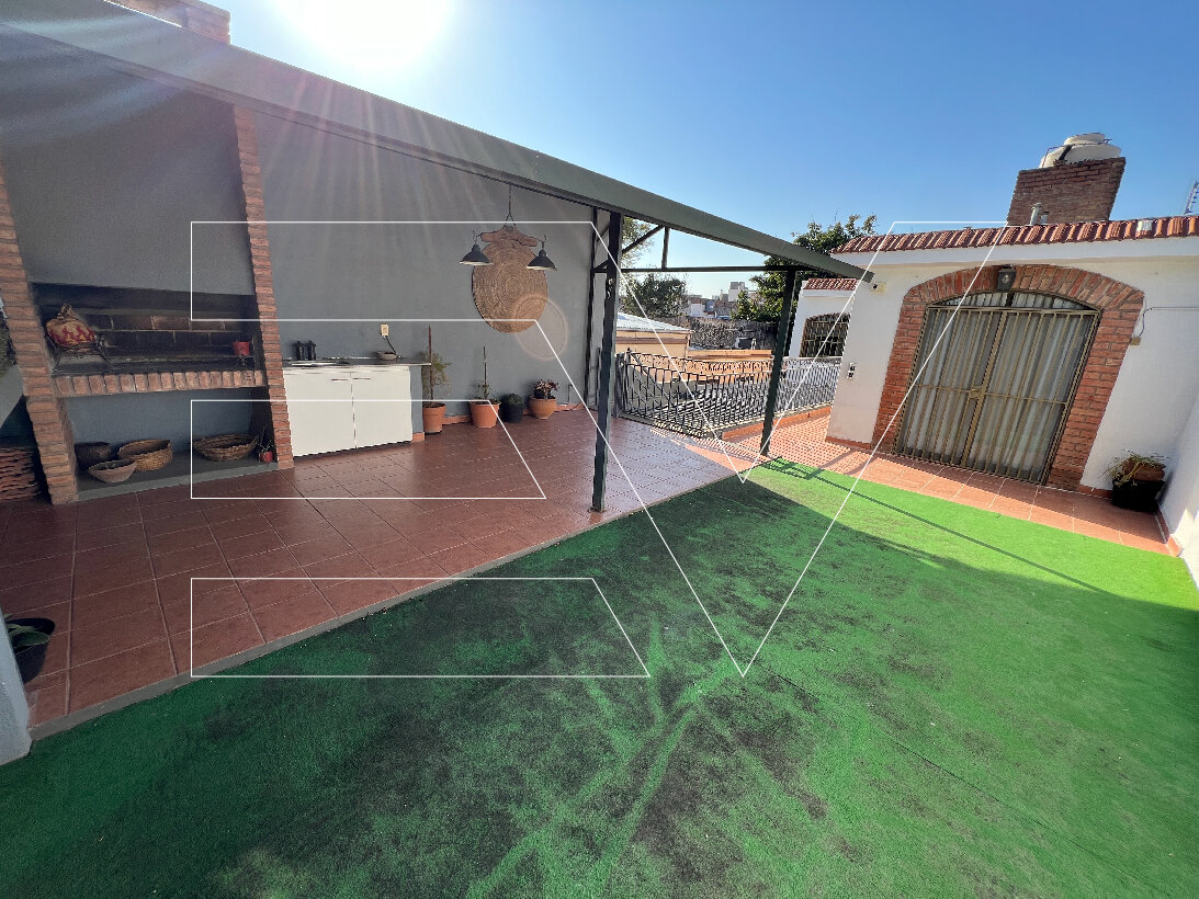 VENTA. ALTA CORDOBA. APTO CREDITO. CASA 3 DORM 210 M2 CUBIERTOS - 26