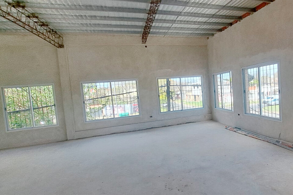 AMPLIO SALÓN COMERCIAL PLANTA ALTA AV. FRANCIA Y DEAN FUNES — foto 7