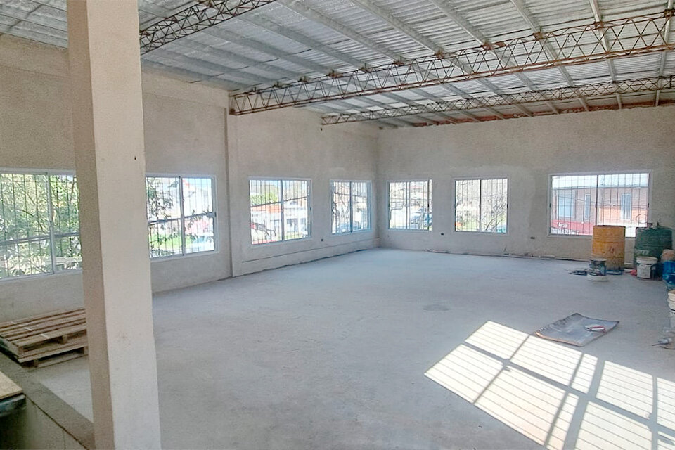 AMPLIO SALÓN COMERCIAL PLANTA ALTA AV. FRANCIA Y DEAN FUNES — foto 3