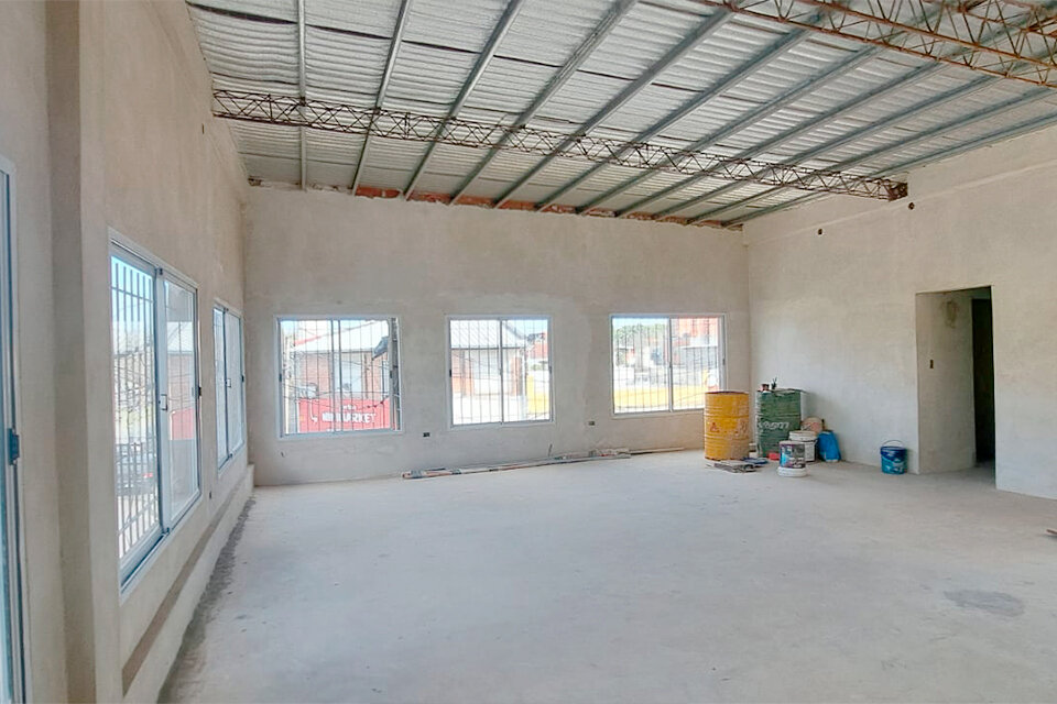 AMPLIO SALÓN COMERCIAL PLANTA ALTA AV. FRANCIA Y DEAN FUNES — foto 4
