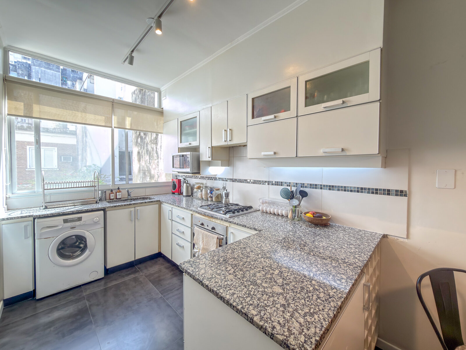 DEPARTAMENTO DE PASILLO 3 DORMITORIOS A CUADRAS DEL RIO — foto 4