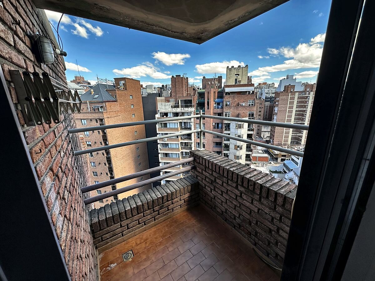 Departamento 1 dorm en alquiler con balcón al frente, piso 14, Nueva Córdoba — foto 3