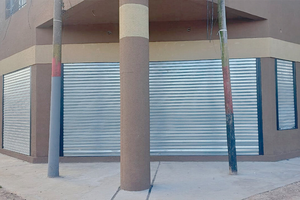 AMPLIO Y VERSATIL LOCAL COMERCIAL AV. FRANCIA Y DEAN FUNES